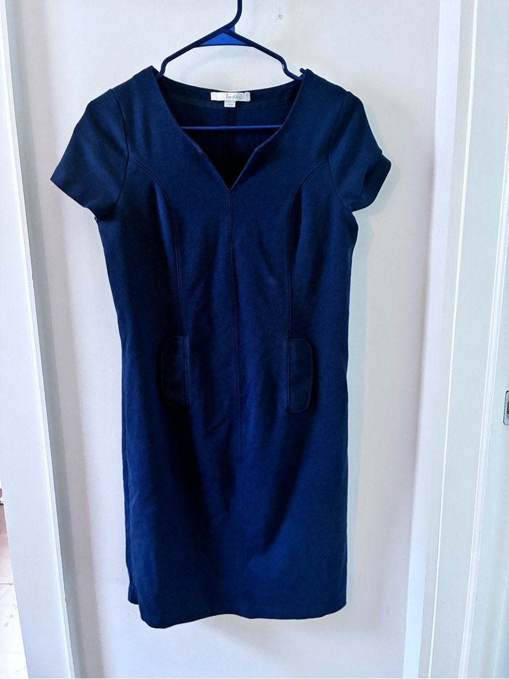 Boden Navy Short-Sleeve V-Neck Midi Dress with kangaroo pocket In front!